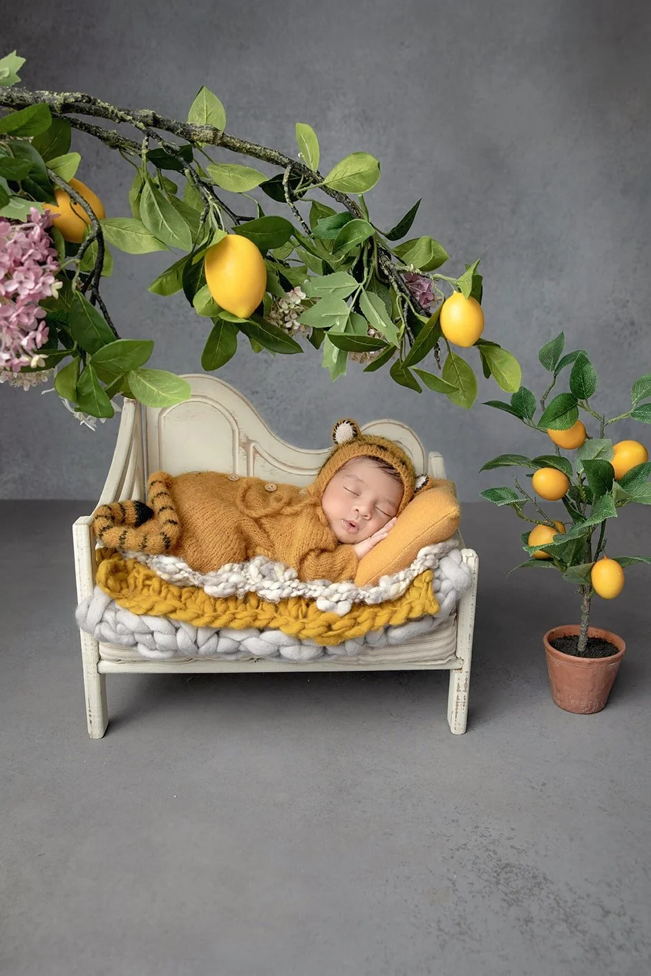 newborn-photoshoot-dubai-064.jpg