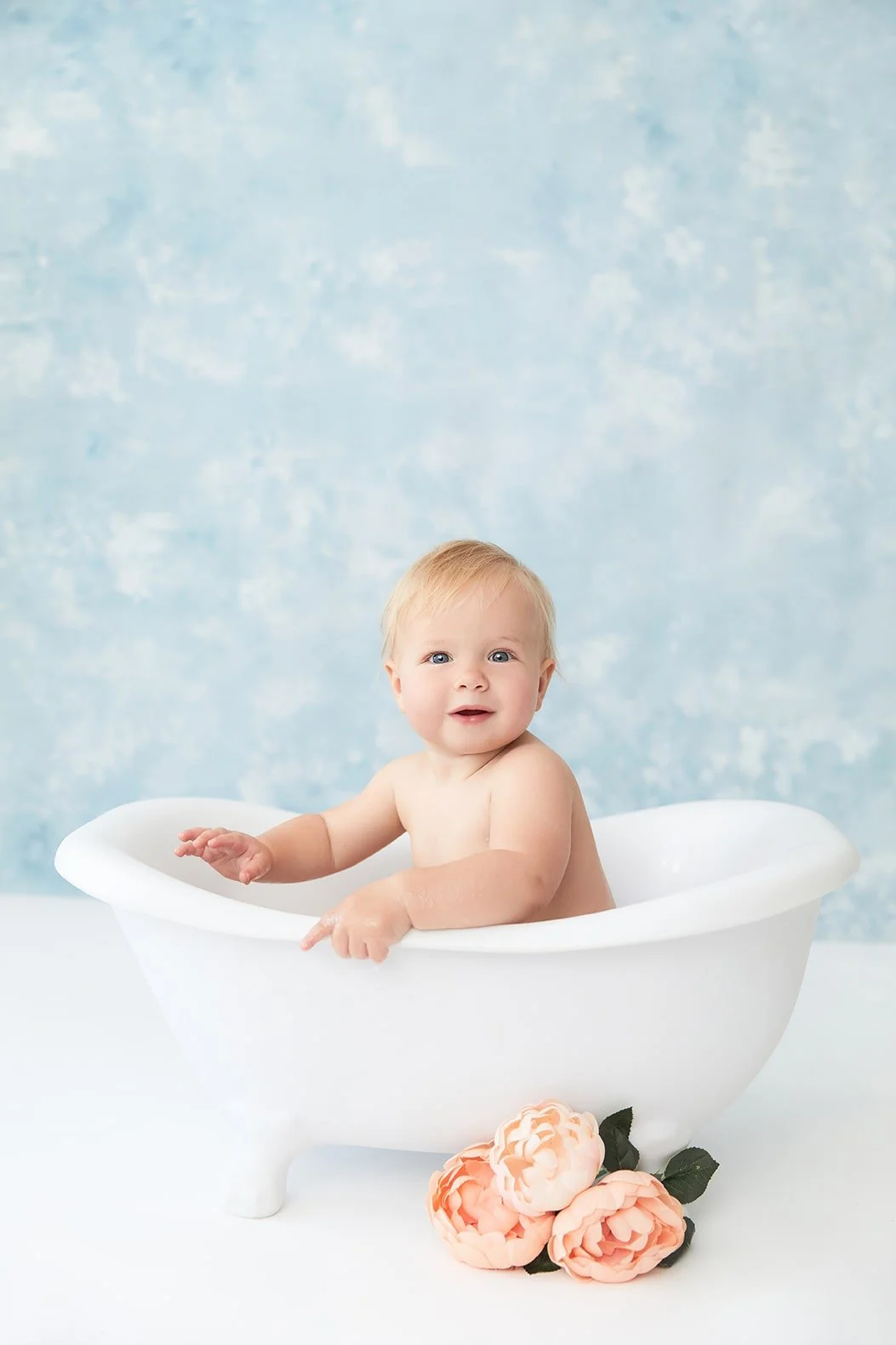first-birthday-photoshoot-ideas-in-dubai-37.jpg
