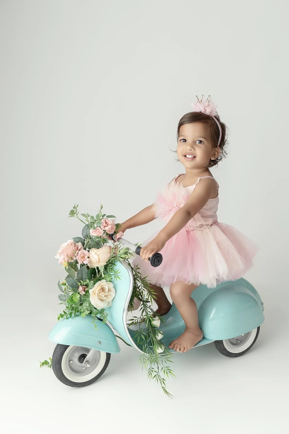 first-birthday-photoshoot-ideas-in-dubai-35.jpg