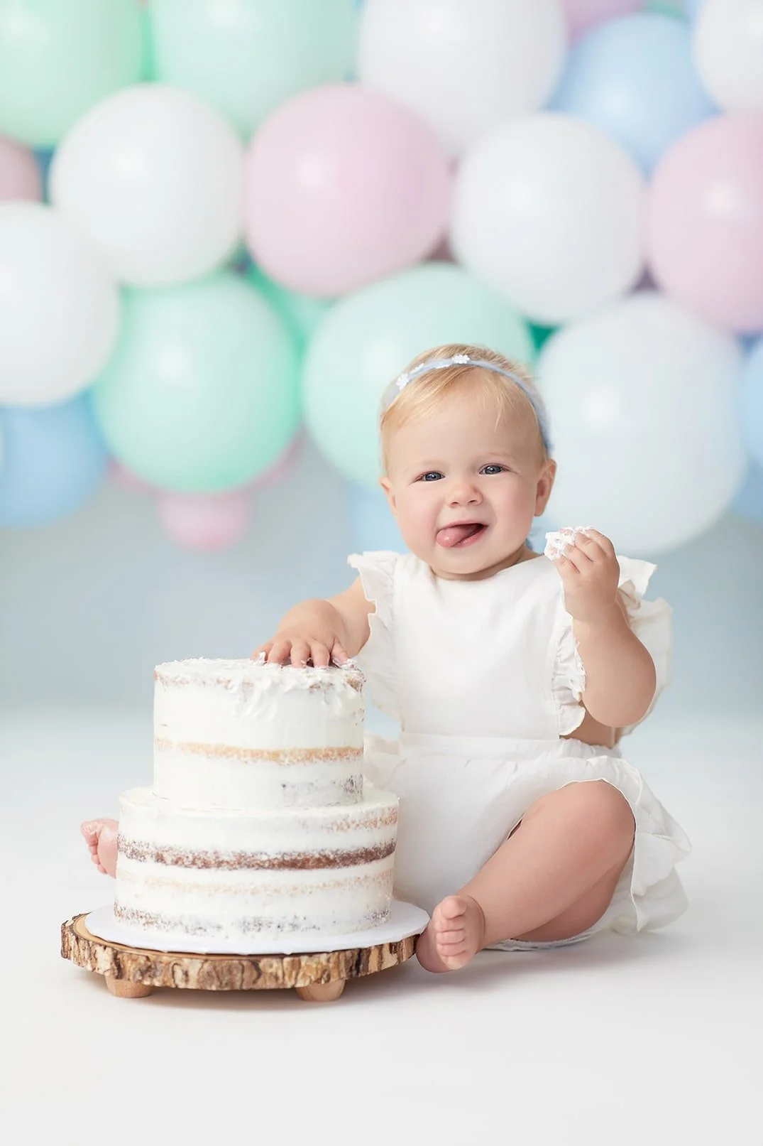 first-birthday-photoshoot-ideas-in-dubai-32.jpg