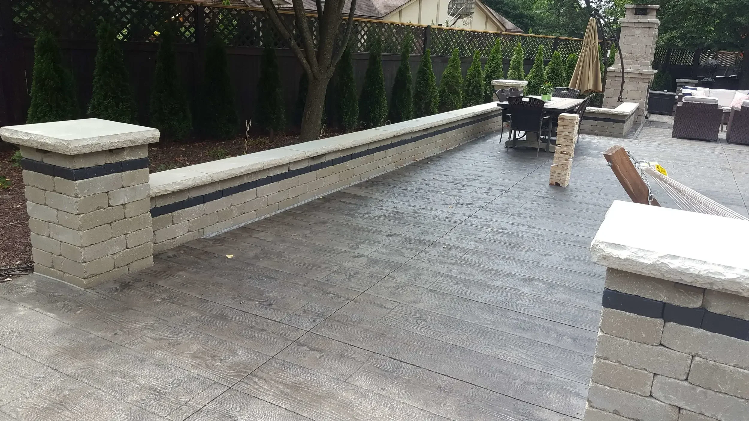 Black 4 with Medium Gray Release