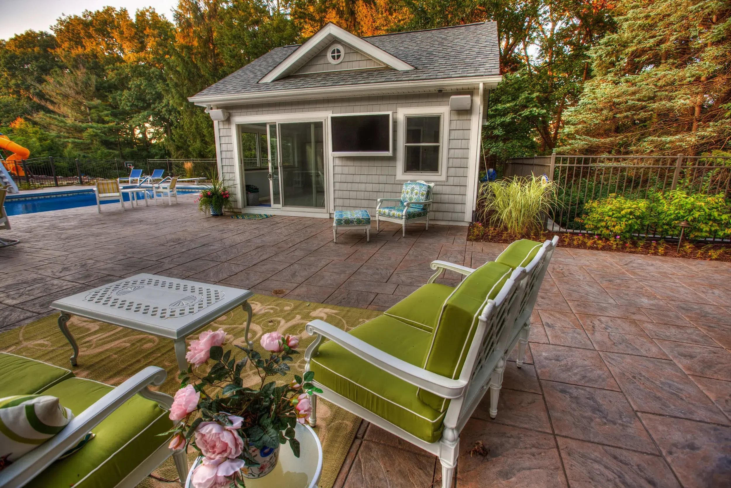 Large Ashlar Buckskin with Dark Gray Release