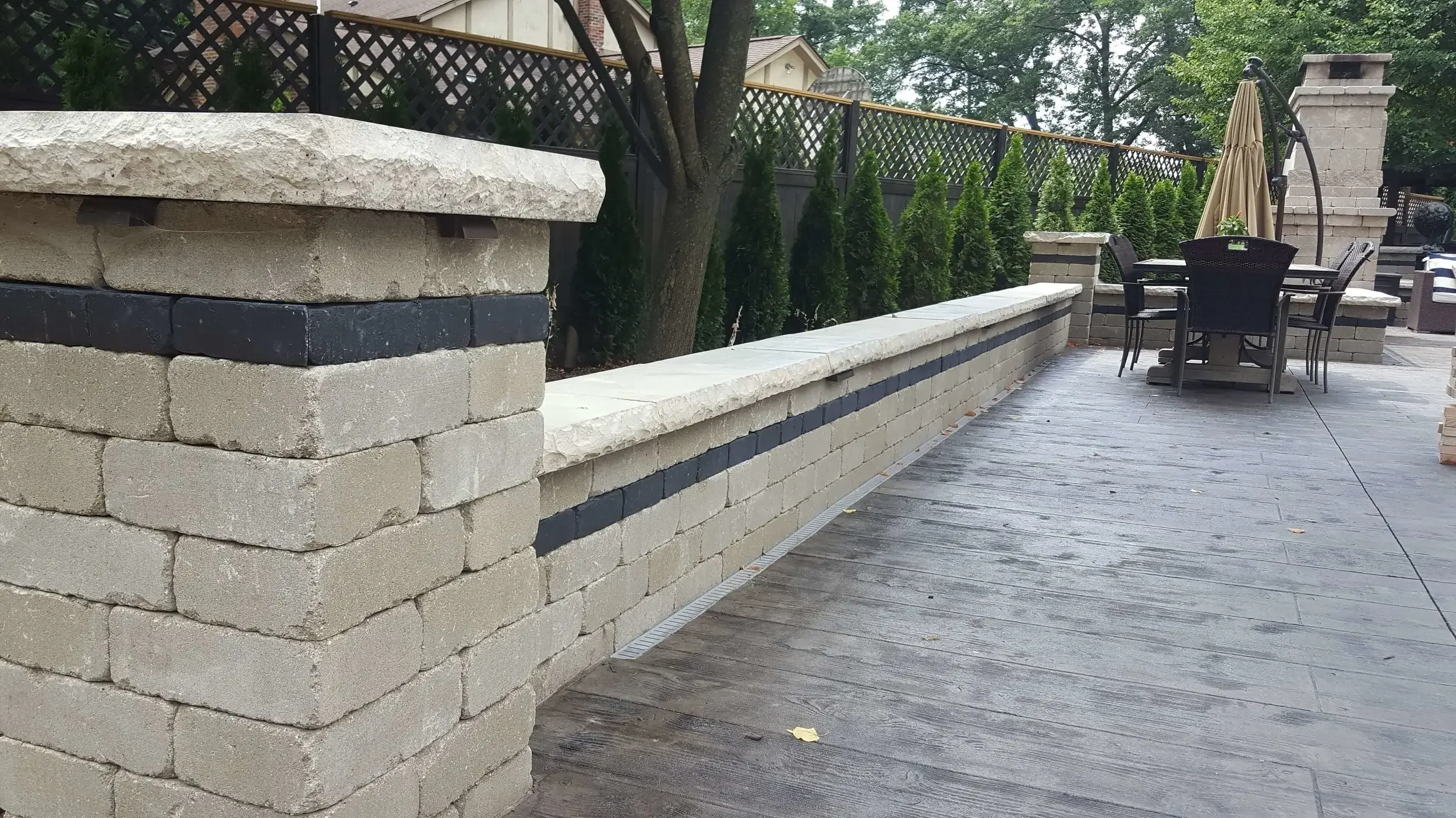 Black 4 with Medium Gray Release