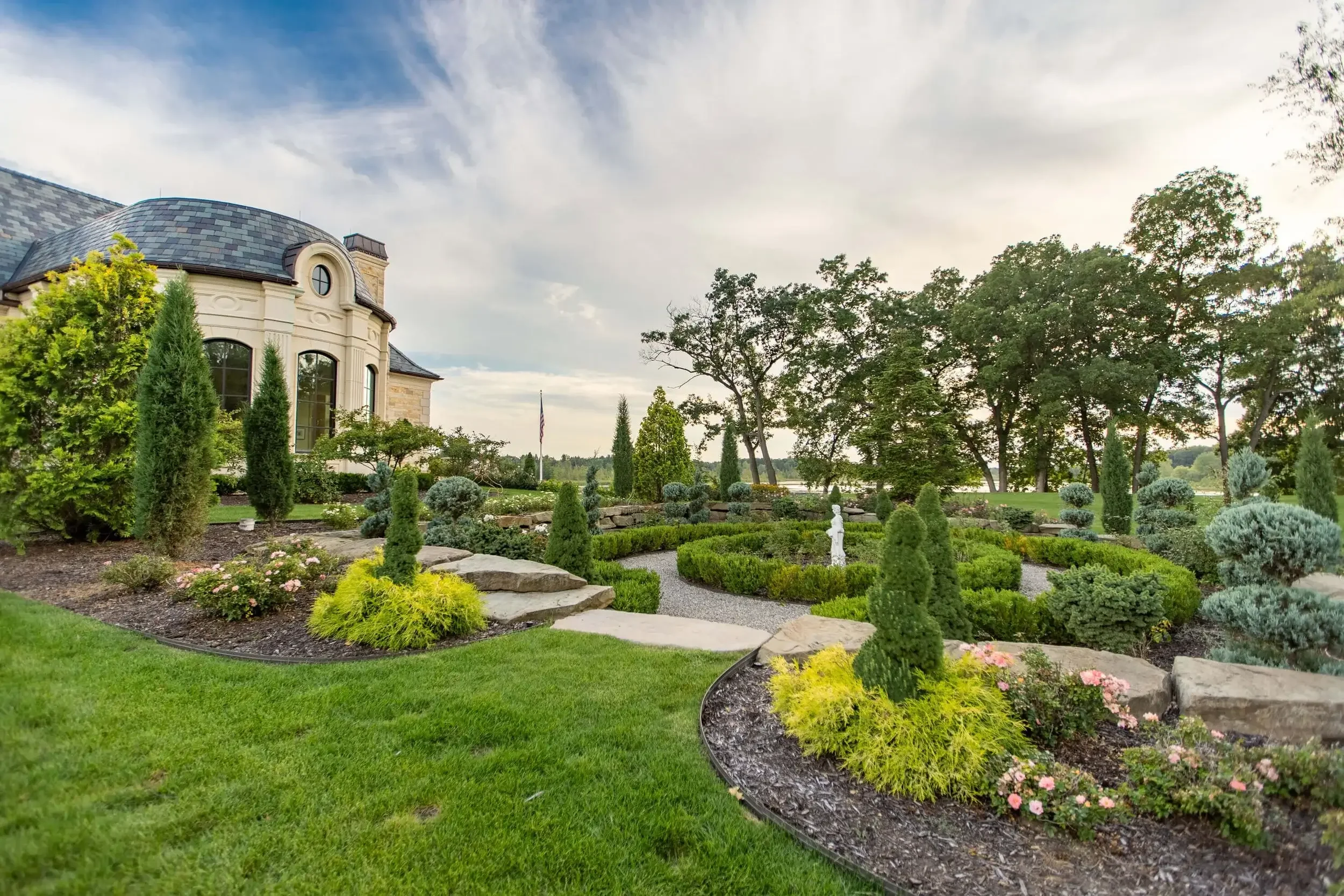 Landscape-Maintenance-8.webp
