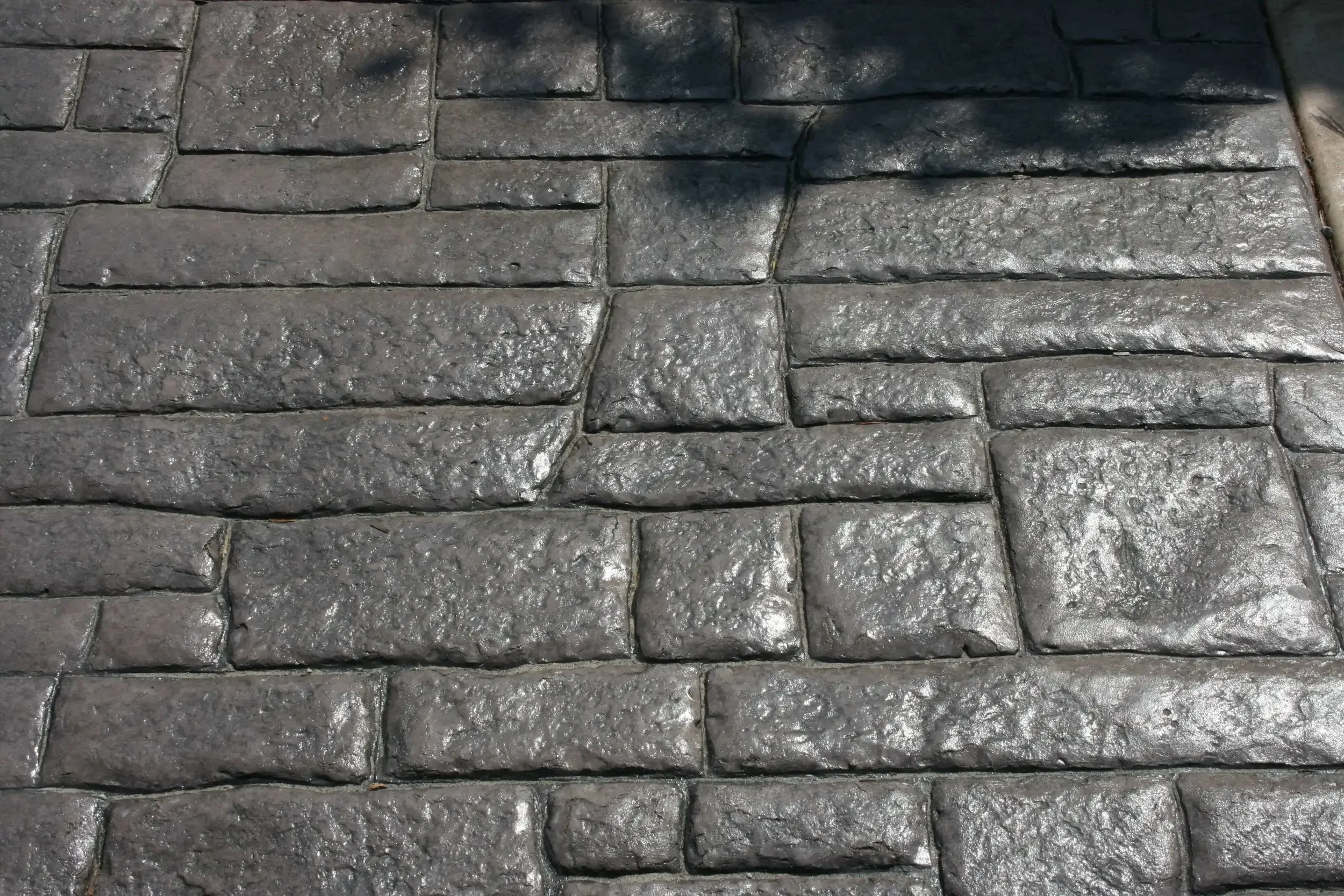 Appalachian Stone Integral Color Bark with Black Release