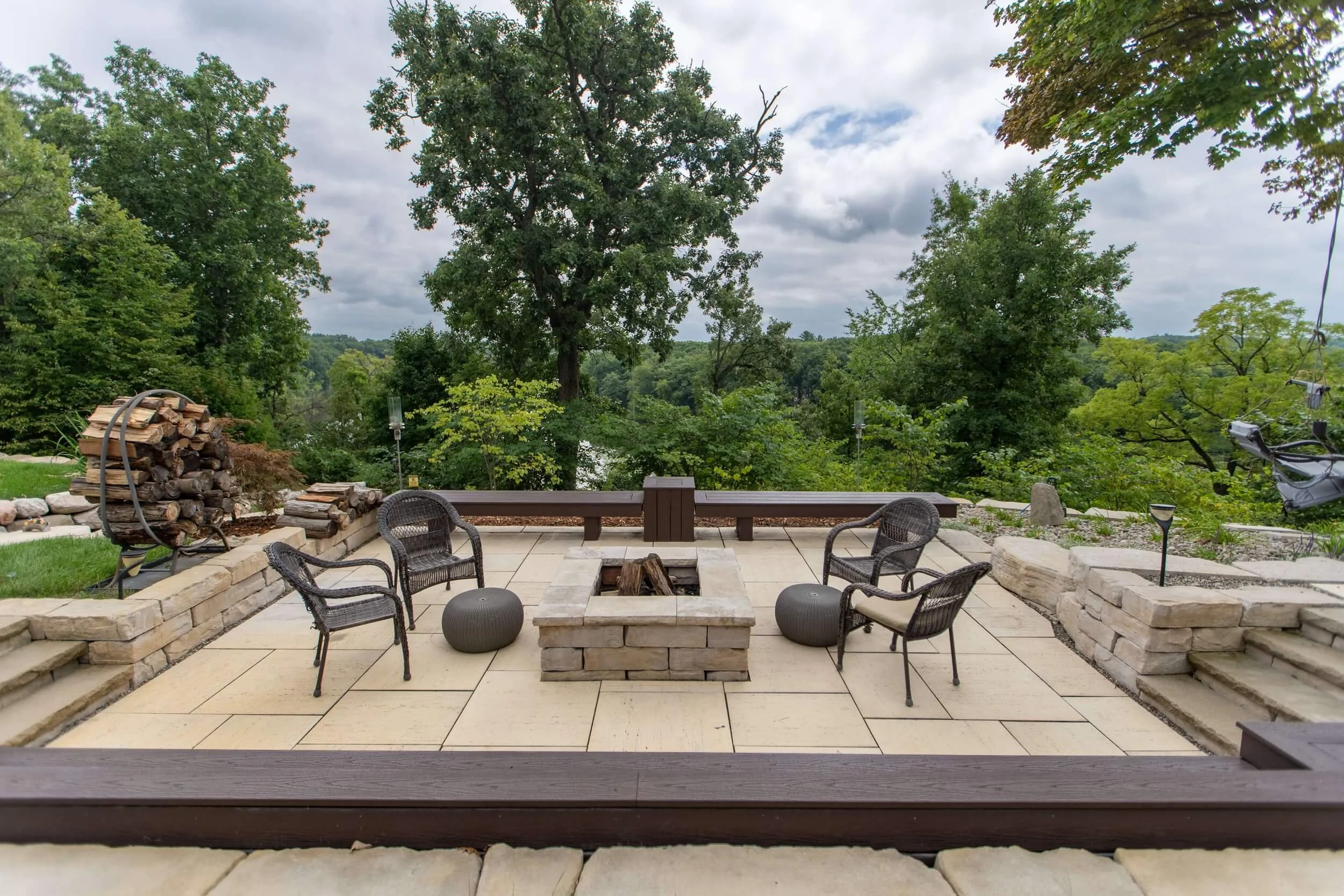 firepit+and+brick+pavers.jpg