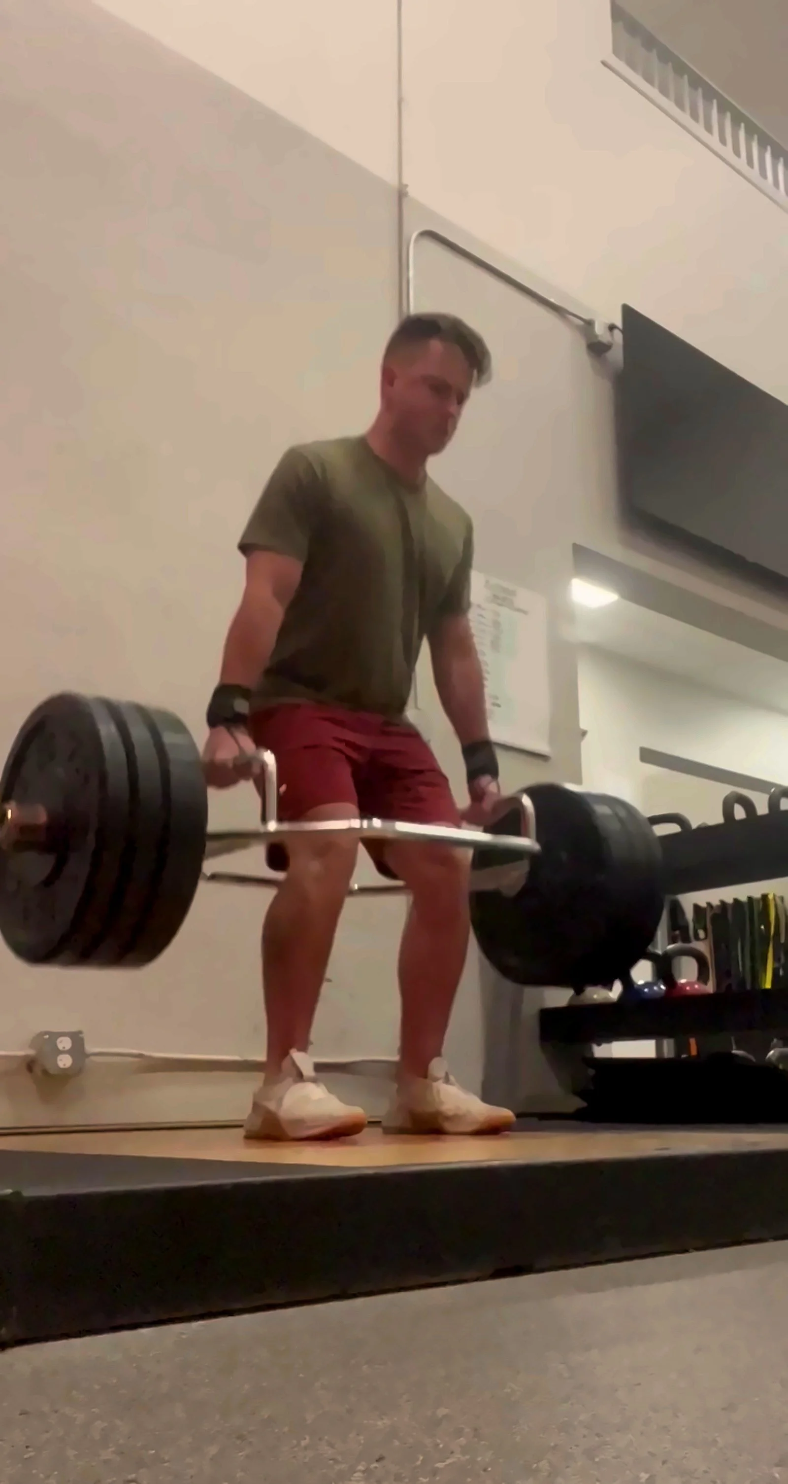C1_matt-deadlift-lockout-hd.jpg