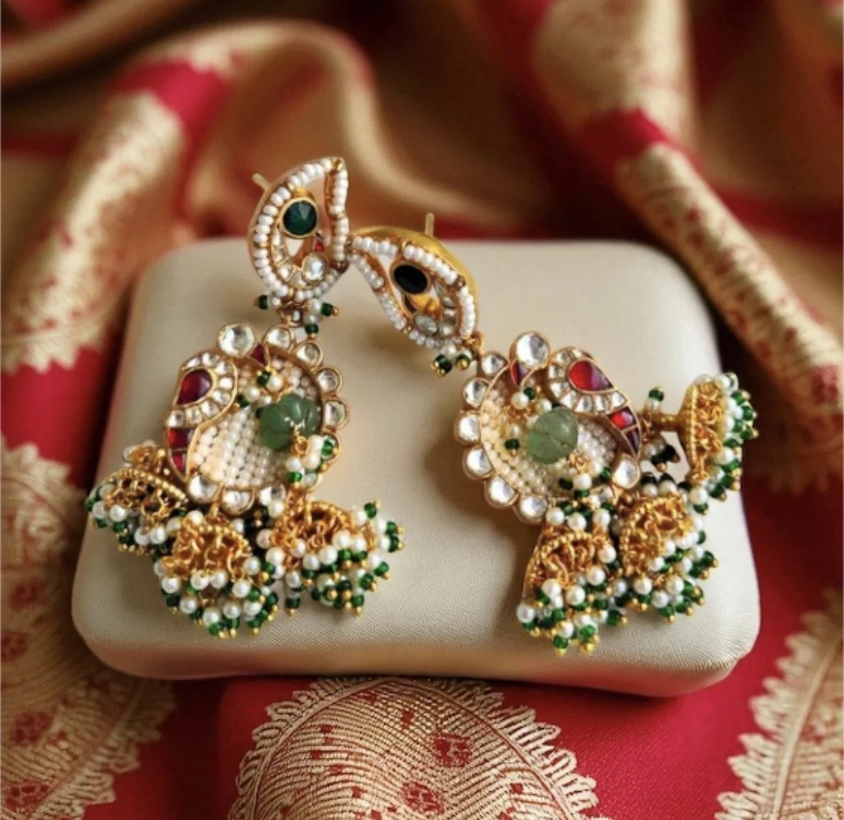 Kundan w/ pearl jhumkhas