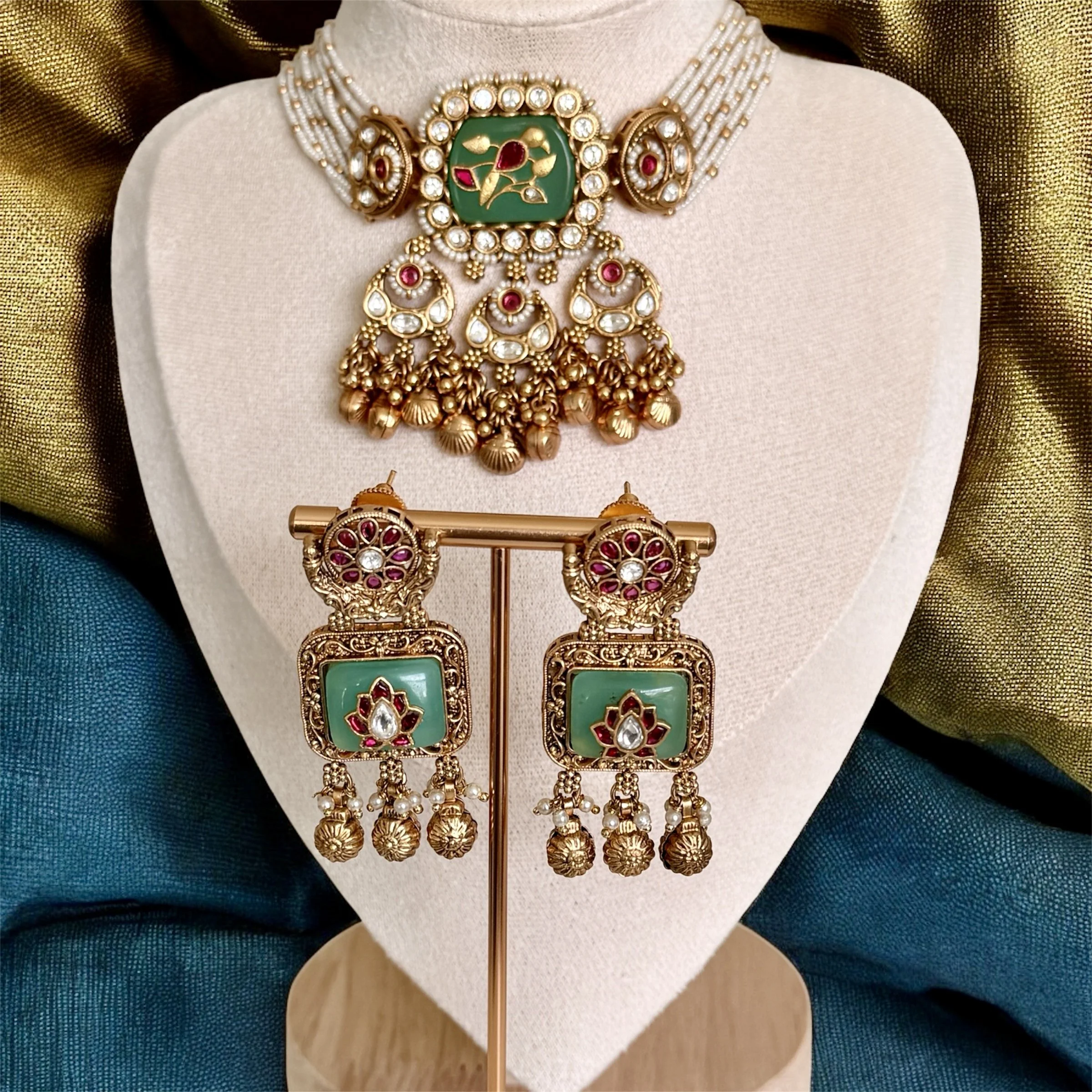 Choker necklace w/ Lotus earrings