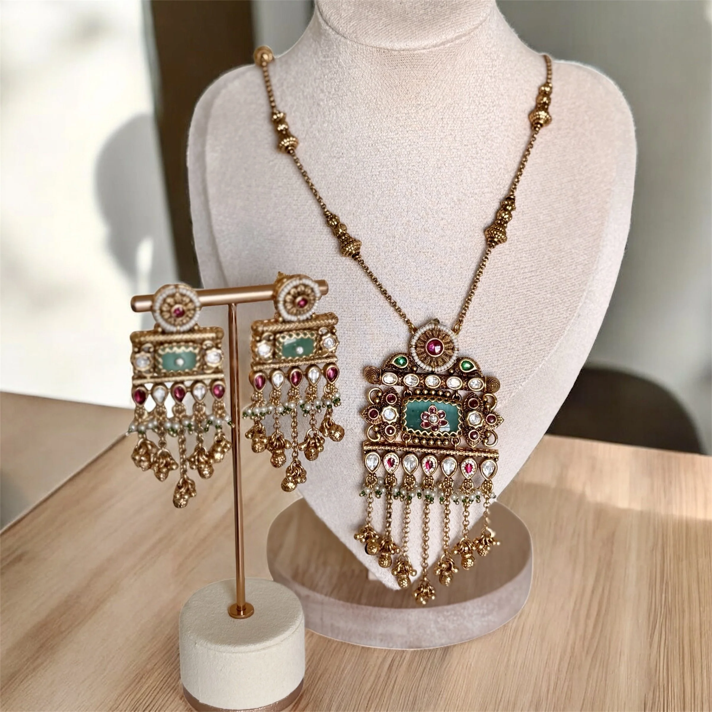 Heritage long necklace set