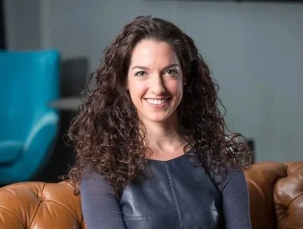 headshot - lizzi cutler.jpg