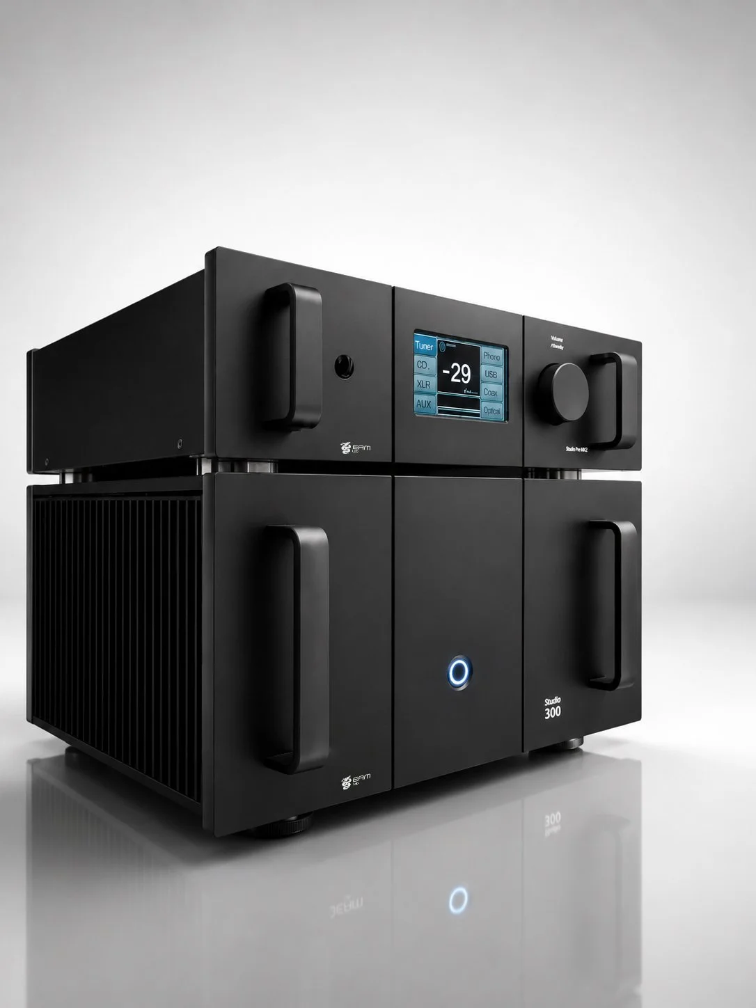 Sistema audio Hi-Fi nero con schermo digitale e manopole, posizionato su superficie lucida in un ambiente neutro.