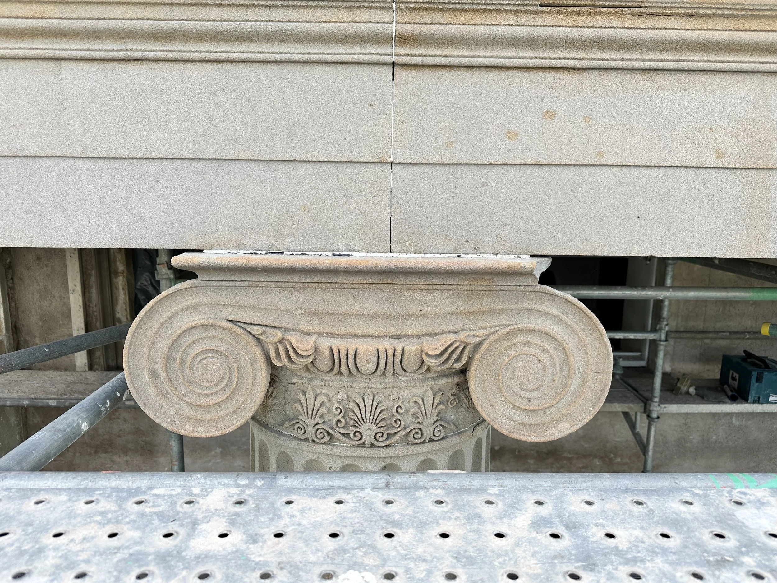Detail of the Ionic capital