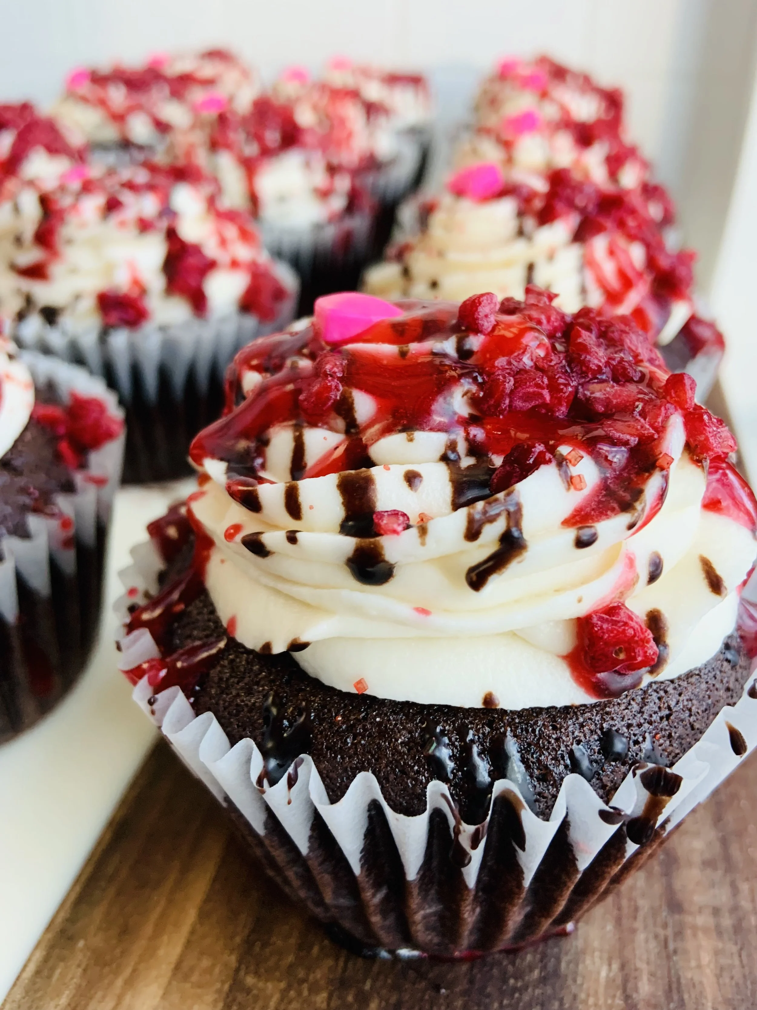 Rasp choc cupcakes.jpg