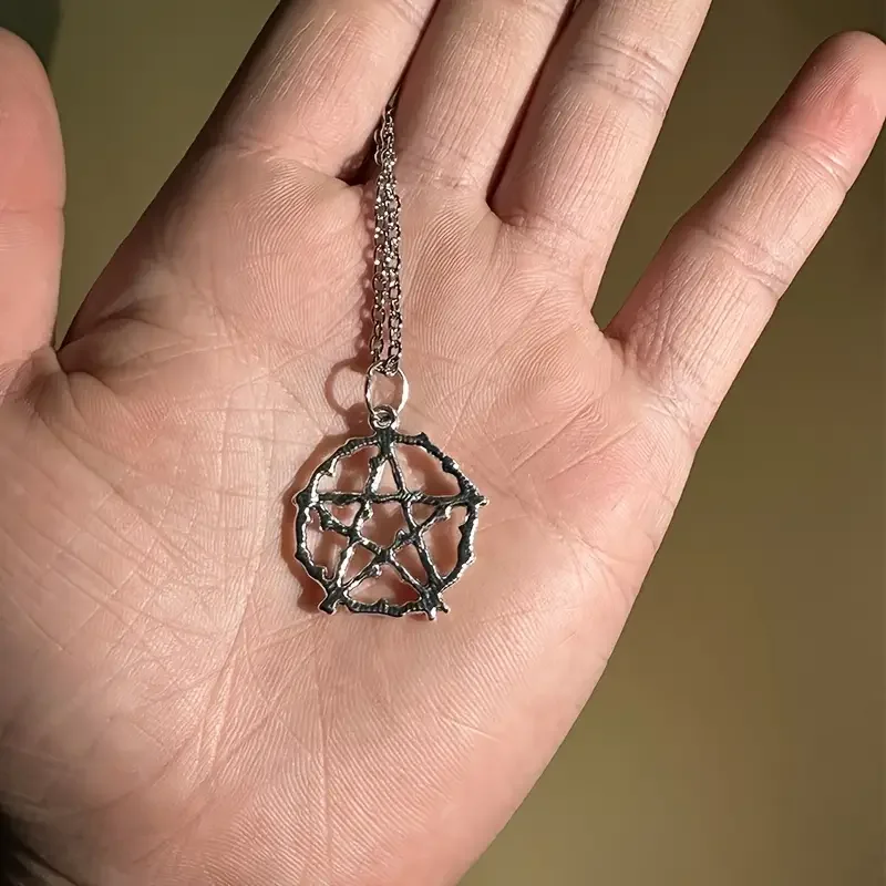 Pentagram Necklace.1.webp