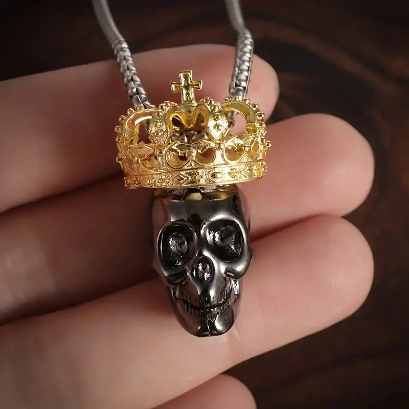 Skull & Crown Necklace. 1.jpg
