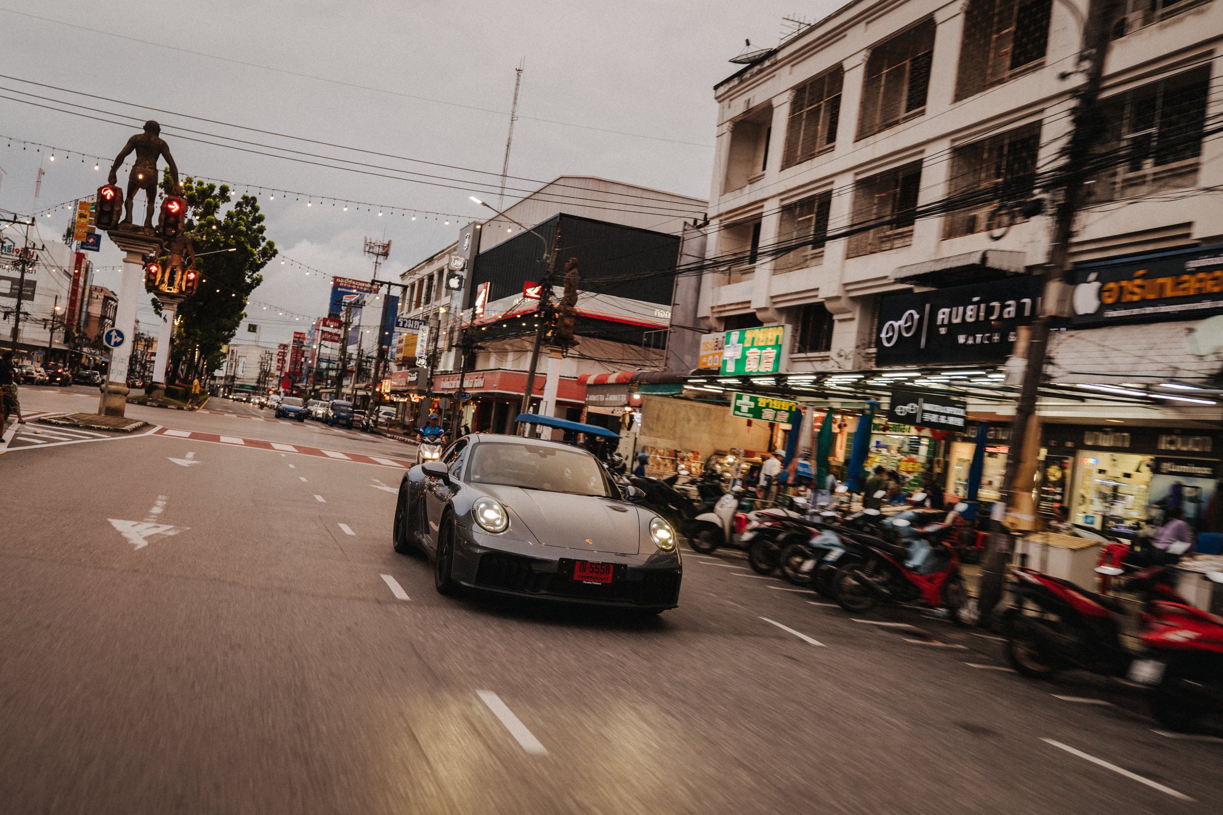 klaus_schwaiger-brand_story-porsche_experience-thailand-10.jpg