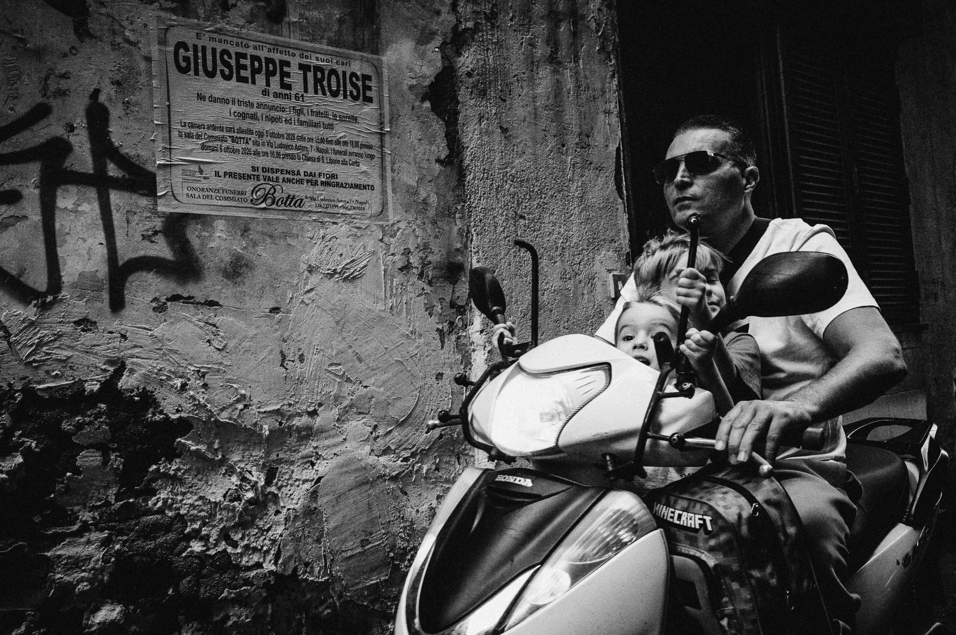 klaus-schwaiger-street-photography-naples-2.jpg