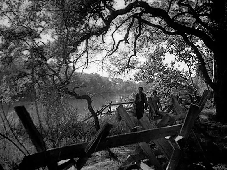 Young Mr. Lincoln, Lincoln and Ann Rutledge embark upon a river walk. 