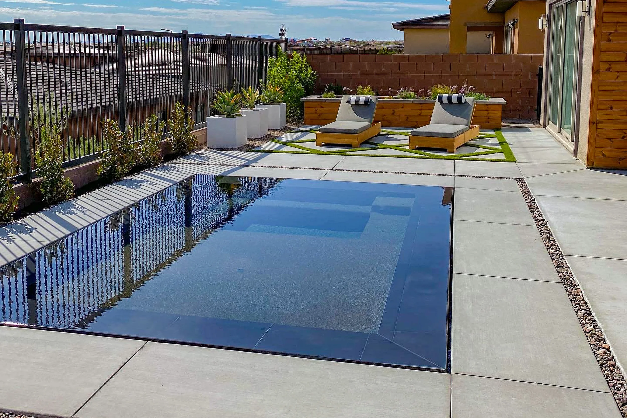 zero edge infinity black modern plunge pool 