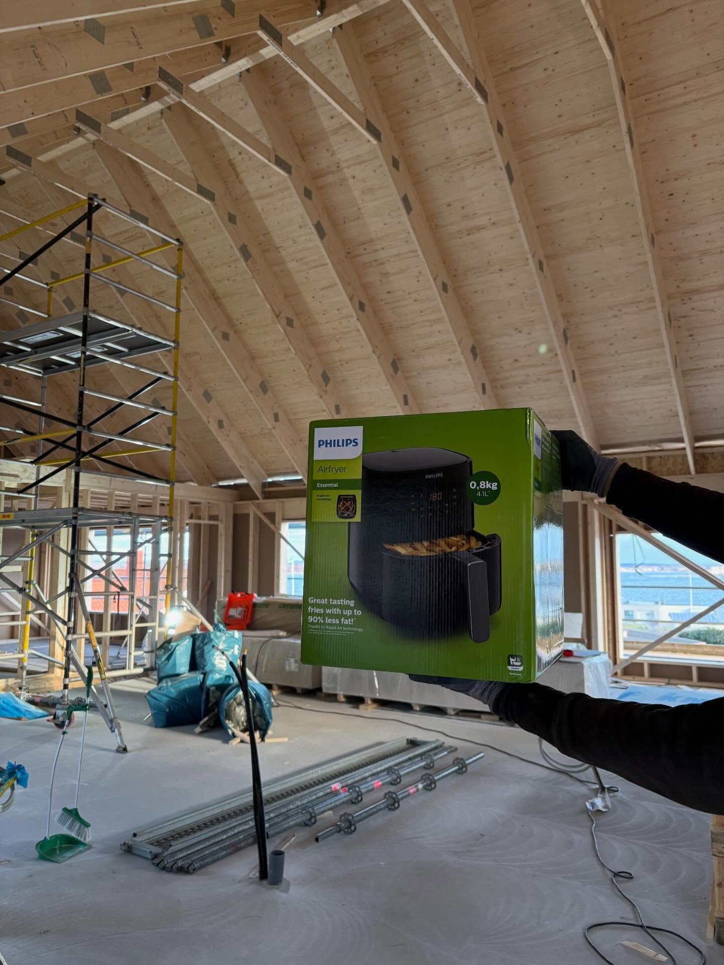 🔥GIVEAWAY🔥 f&ouml;lj stegen nedan f&ouml;r chans att vinna en sprillans ny airfryer fr&aring;n philips🤟🏽. 1.f&ouml;lj oss 2. Gilla inl&auml;gget. 3. Tagga 3 v&auml;nner !  Vinnaren dras 6/2 🔨 stort lycka till