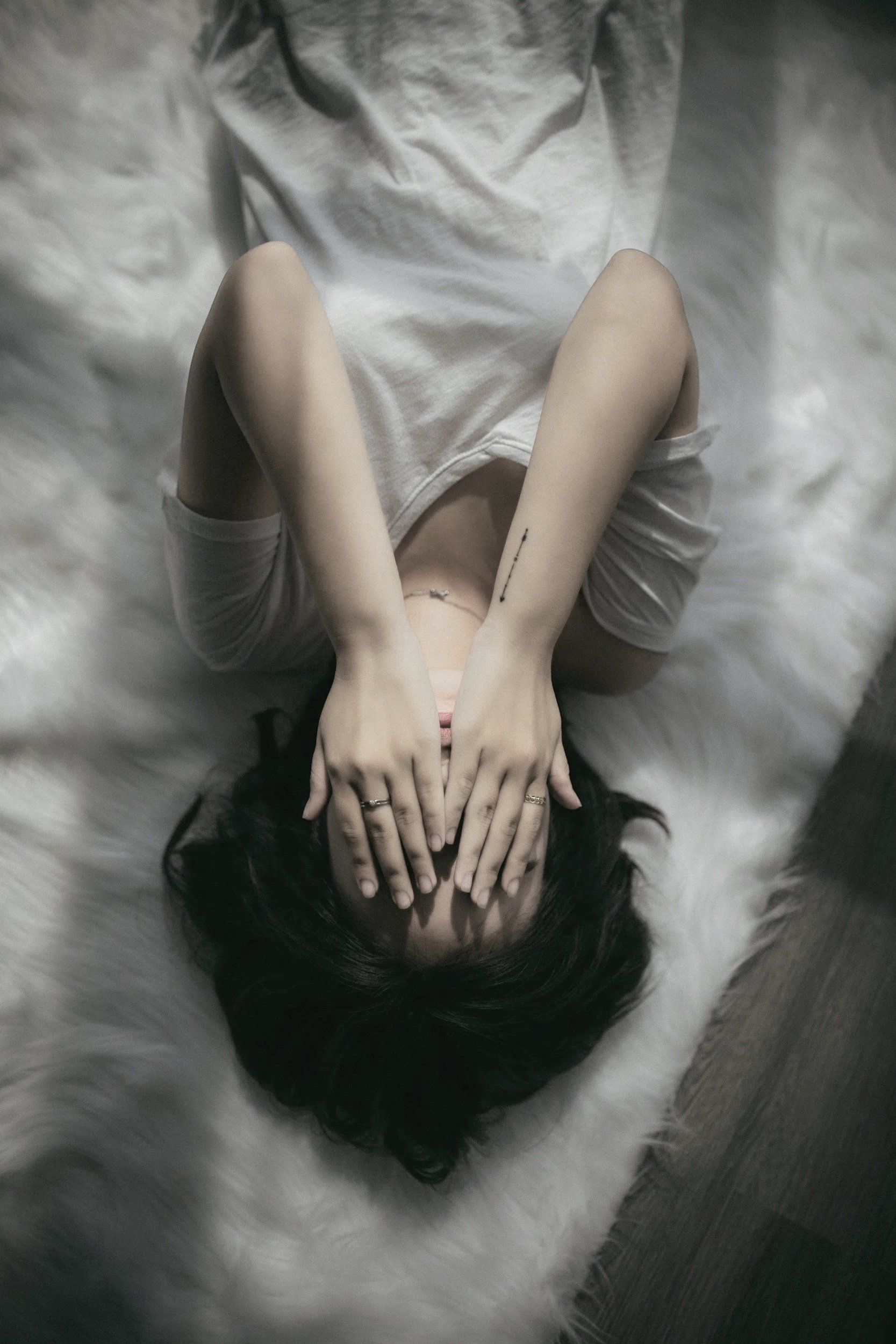 A working mother with anxiety and no support, struggling with post-partum anxiety, depression and navigating being a working mom without support