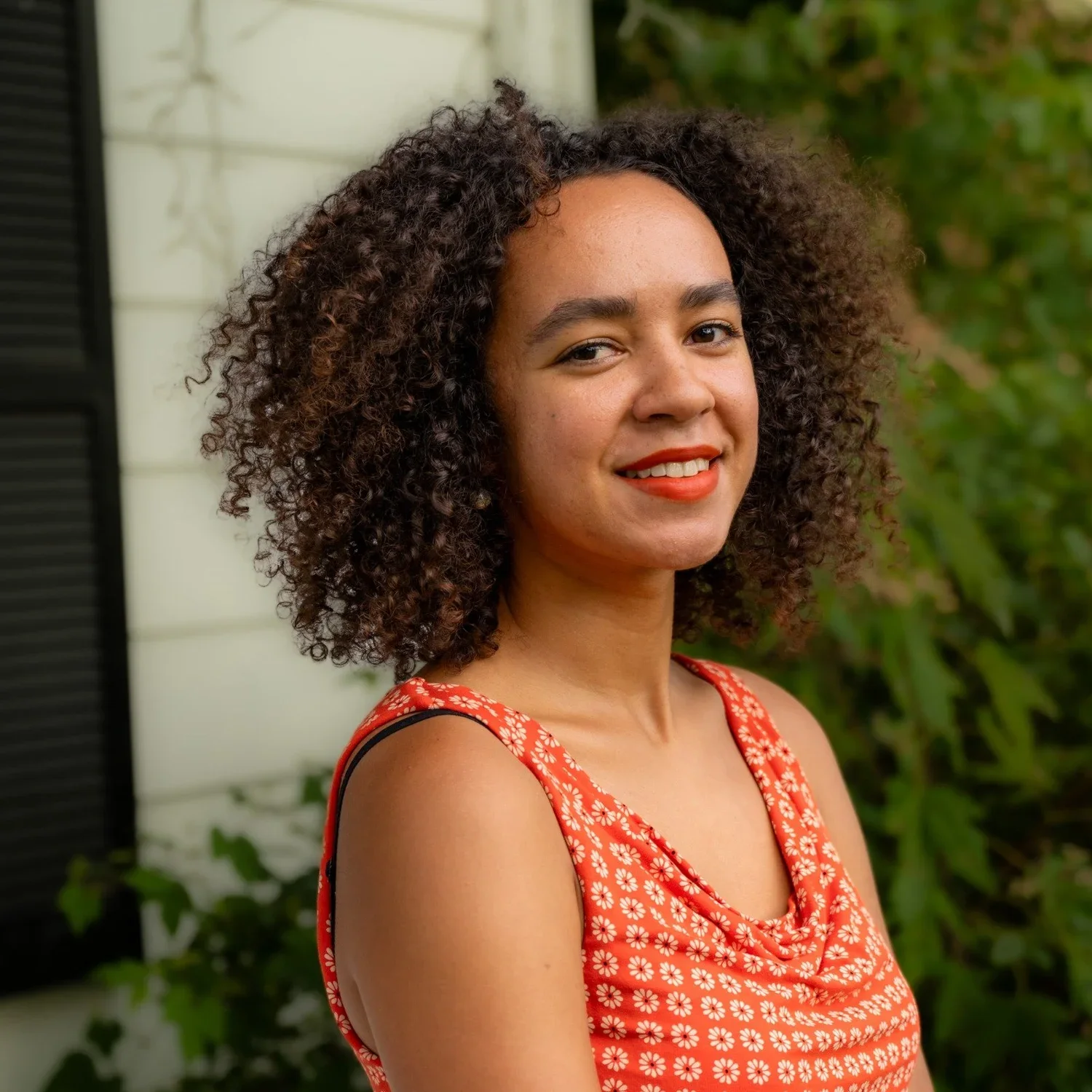 professional headshot of Betty Nen