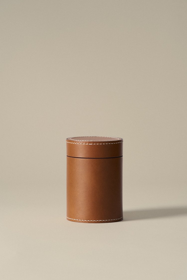 RQVM small handcrafted leather urn