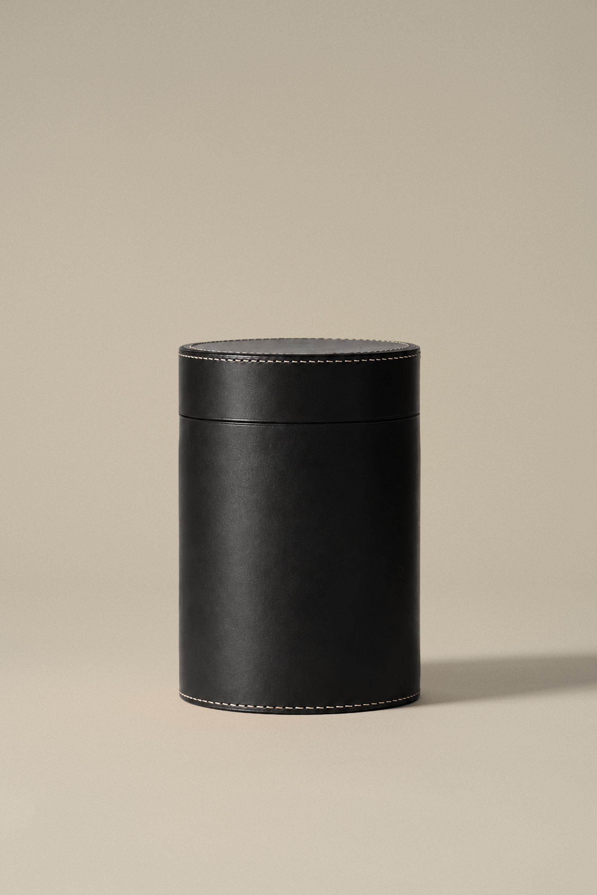 Handcrafted Leather Urn M