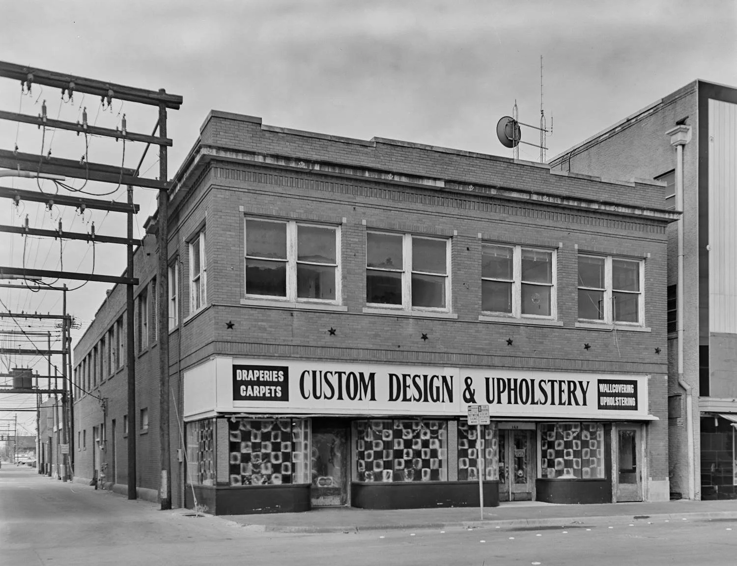 Compton Building (1922)