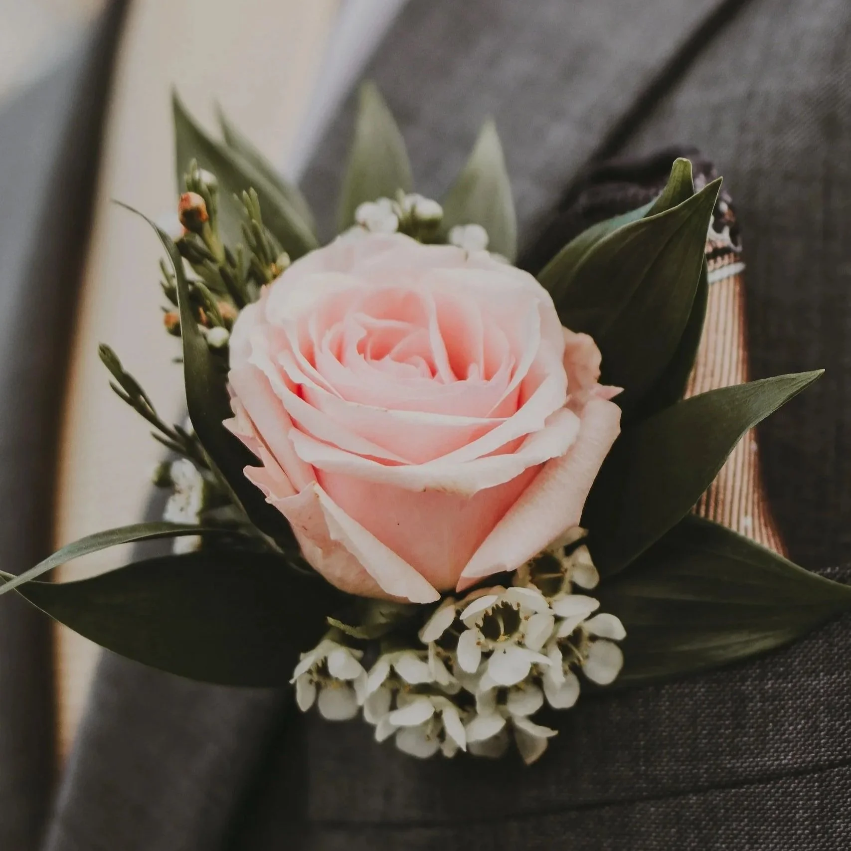 Bloom & Branch Single Bloom Boutonniere