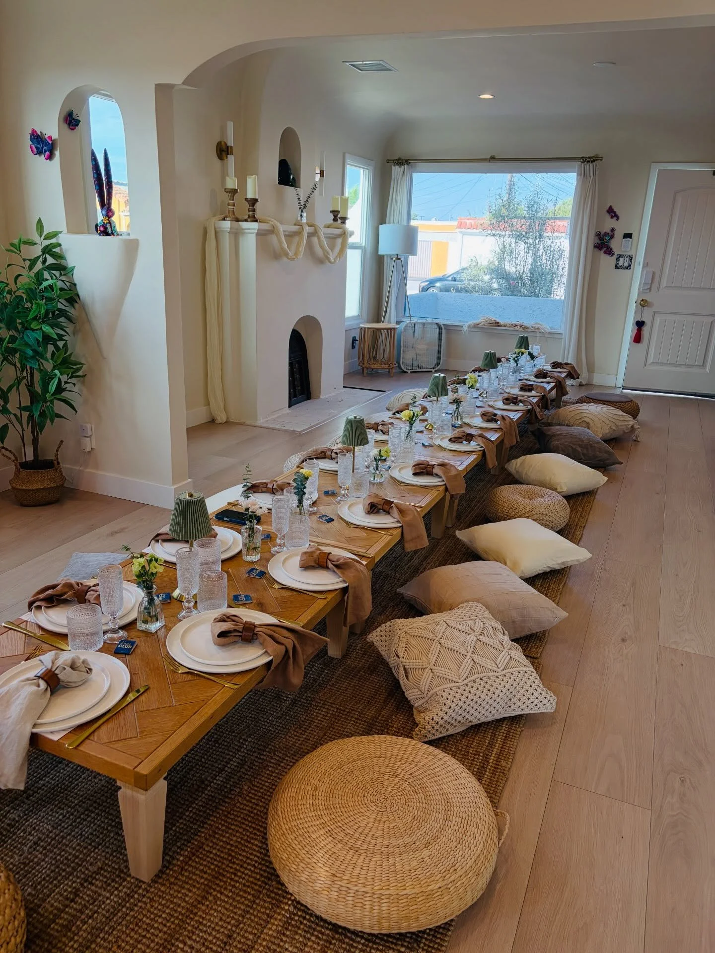 This weekend, we had the privilege of hosting our very first intimate dinner for 20 wonderful guests in a beautiful private home in collaboration with @thehapsclub

From a thoughtfully curated vegetarian menu to a boho-styled tablescape with fresh bl