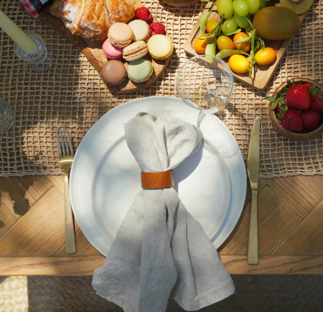A table made for slowing down.

Outdoor dining, good food and beautiful details &mdash; right here in Los Angeles.

This is MANDRA SOL.

Save this for your next gathering  #RealMoments#CouplesGoals#breakfast#losangeles