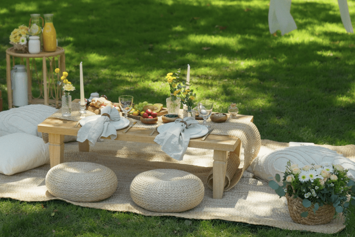 Breakfast picnic styled under the trees in Griffith Park