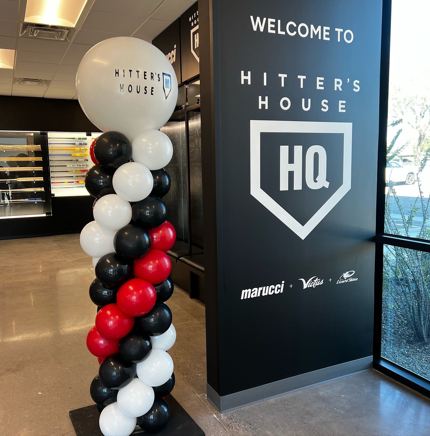 Hitters House HQ is now open in Scottsdale! ⚾️

.

.

.

#corporateballoons #arizonaevents #arizonacorporateballoons #balloongarlands  #phoenixballoons 
#arizonaballoondecorator #arizonaballoons #arizonaballoons #balloonsetup