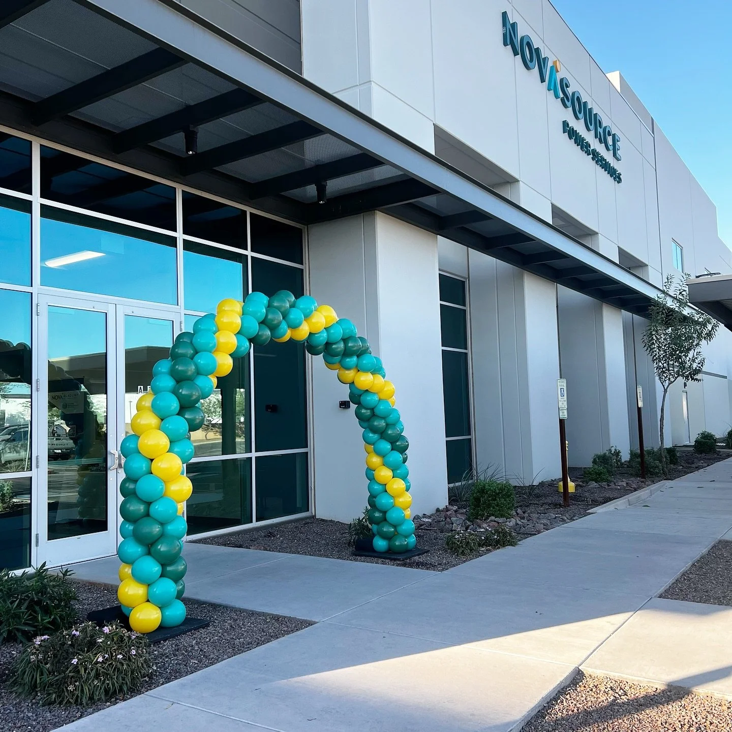 Grand opening for NovaSource&rsquo;s new training center!

.

.

.

#grandopeningballoons #grandopening#corporateballoons #arizonaballoons #arizonaballoondecorator