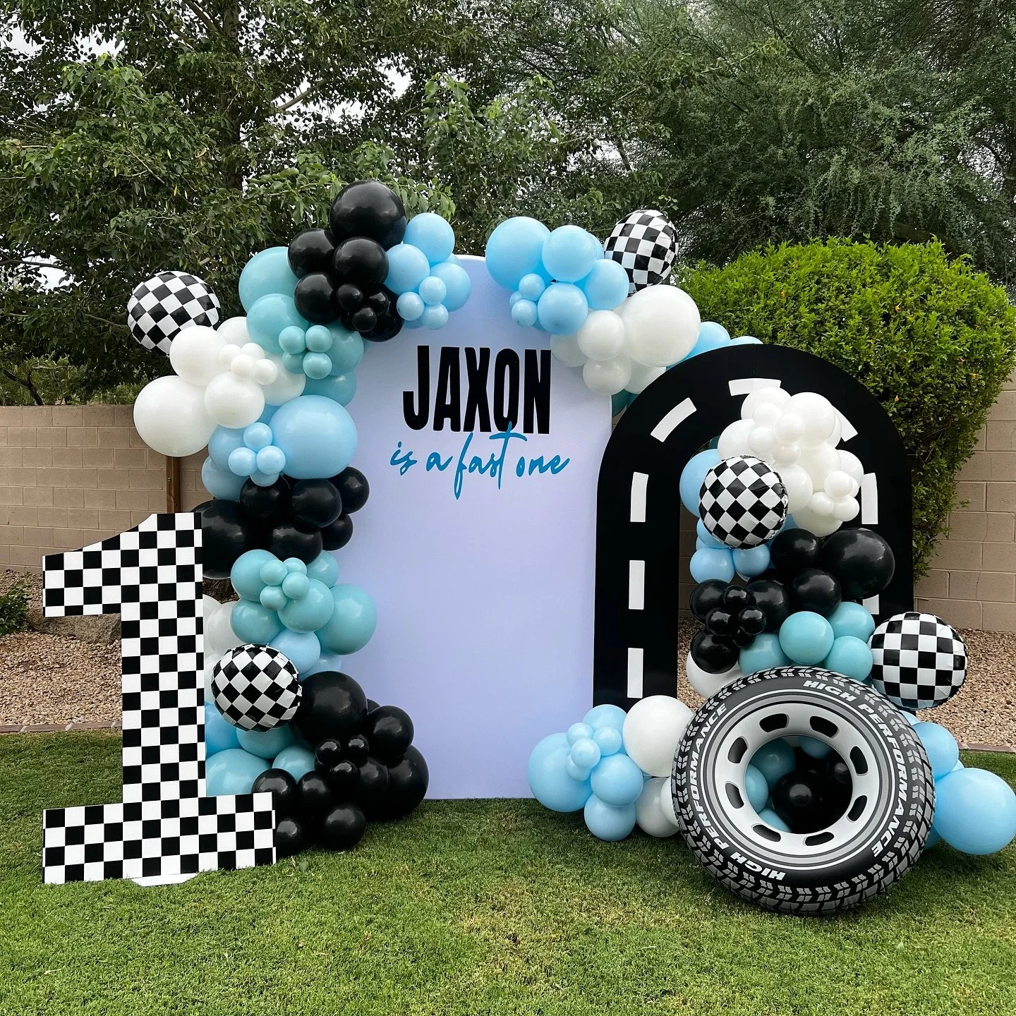 Jaxon is a fast ONE!🏁

Number 1 &amp; Race Track Cutout: @elevateprint.co 

#fastonebirthday #carbirthday #fastone #birthdayballoons  #phoenixballoons 
#arizonaballoondecorator #arizonaballoons #arizonaballoons #balloonsetup