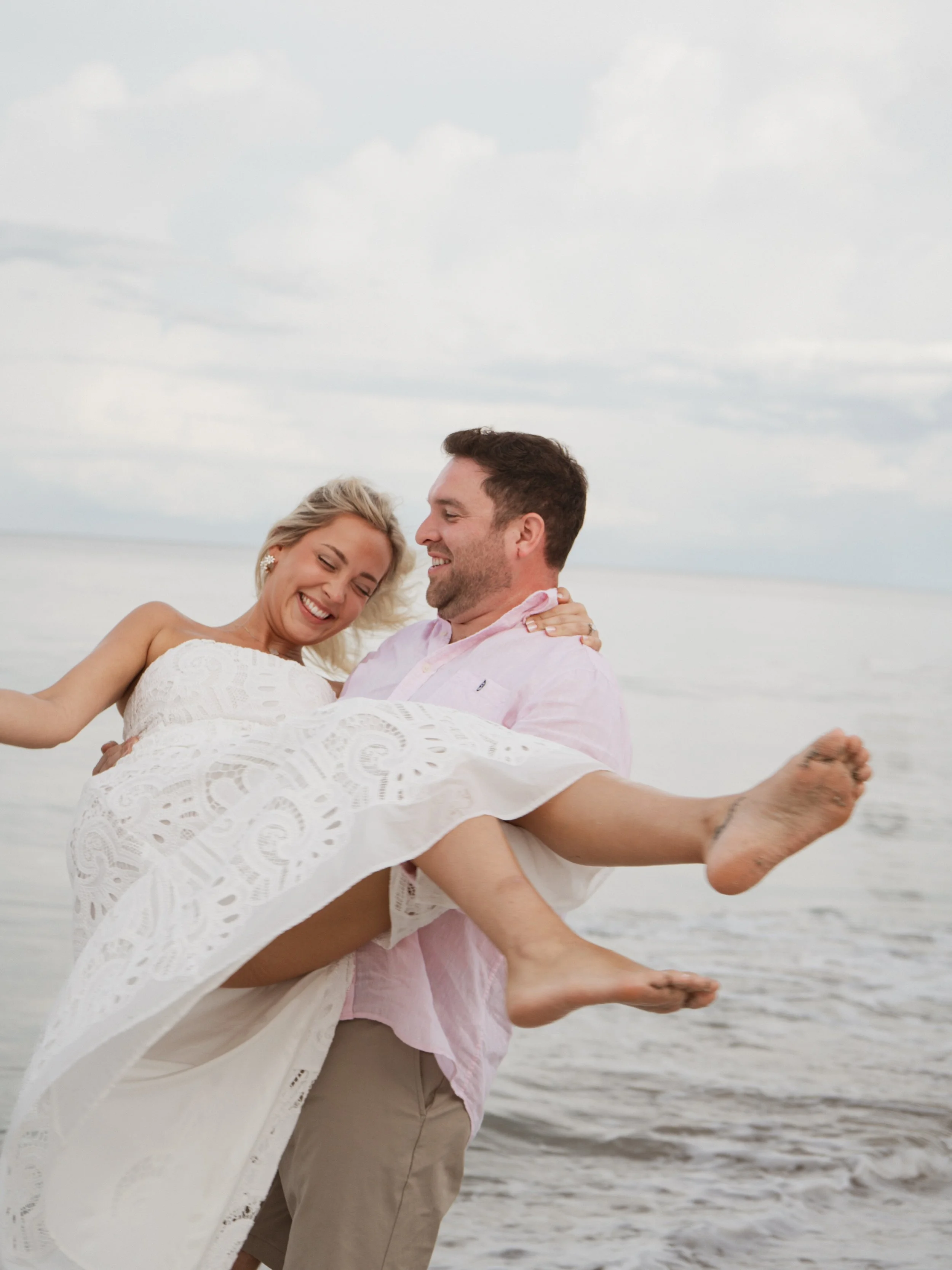 Will &amp; Hannah 🤍💍

&bull;
&bull;
&bull;

Vero Beach Photographer | Sebastian Photographer | Destination Photographer | Engagement Photographer | Stuart Photographer | Family Photographer | Portrait Photographer Vero Beach | Florida Photographer 