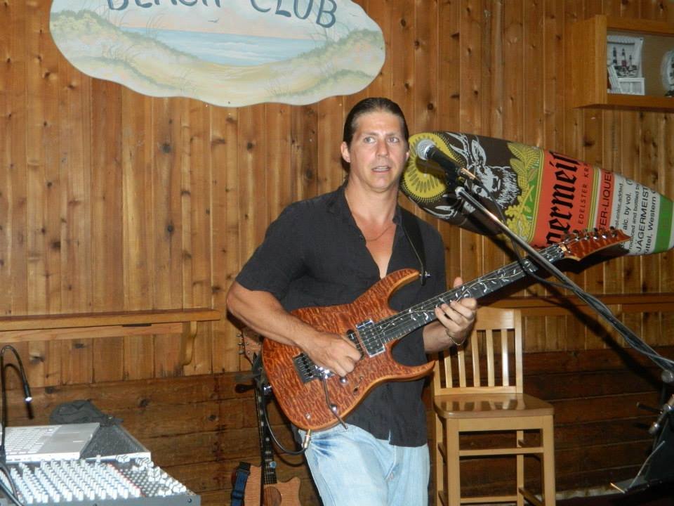 Jeff Lataka (Inside Lounge)