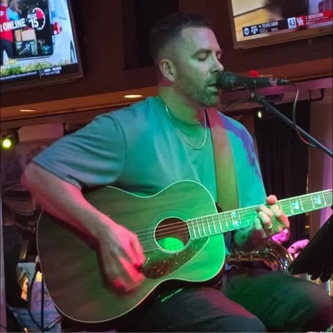  Joey B (Tiki Bar)