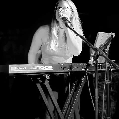 Bethany Taylor (Inside Lounge)