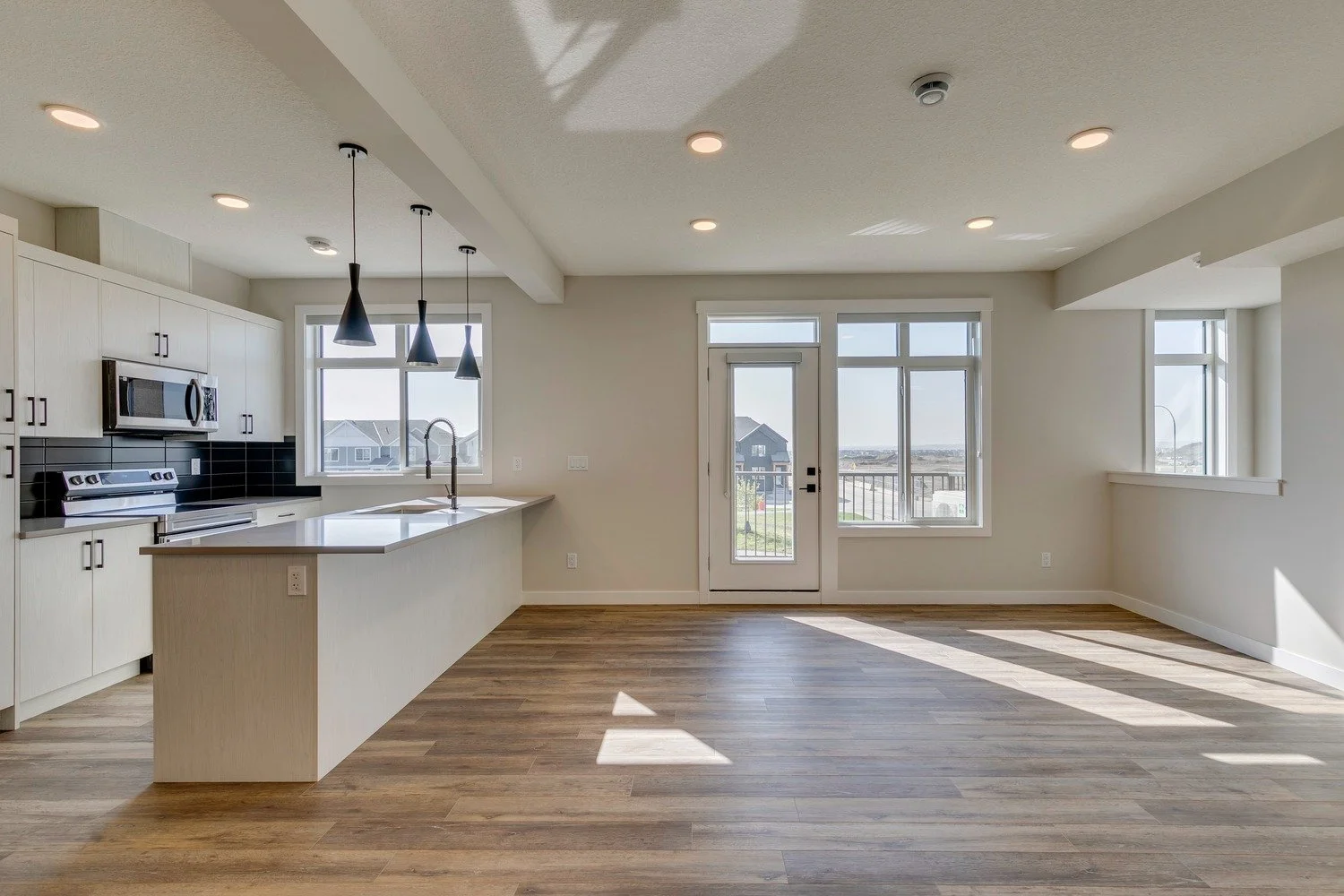 ADM10216blend copy_sm.jpg