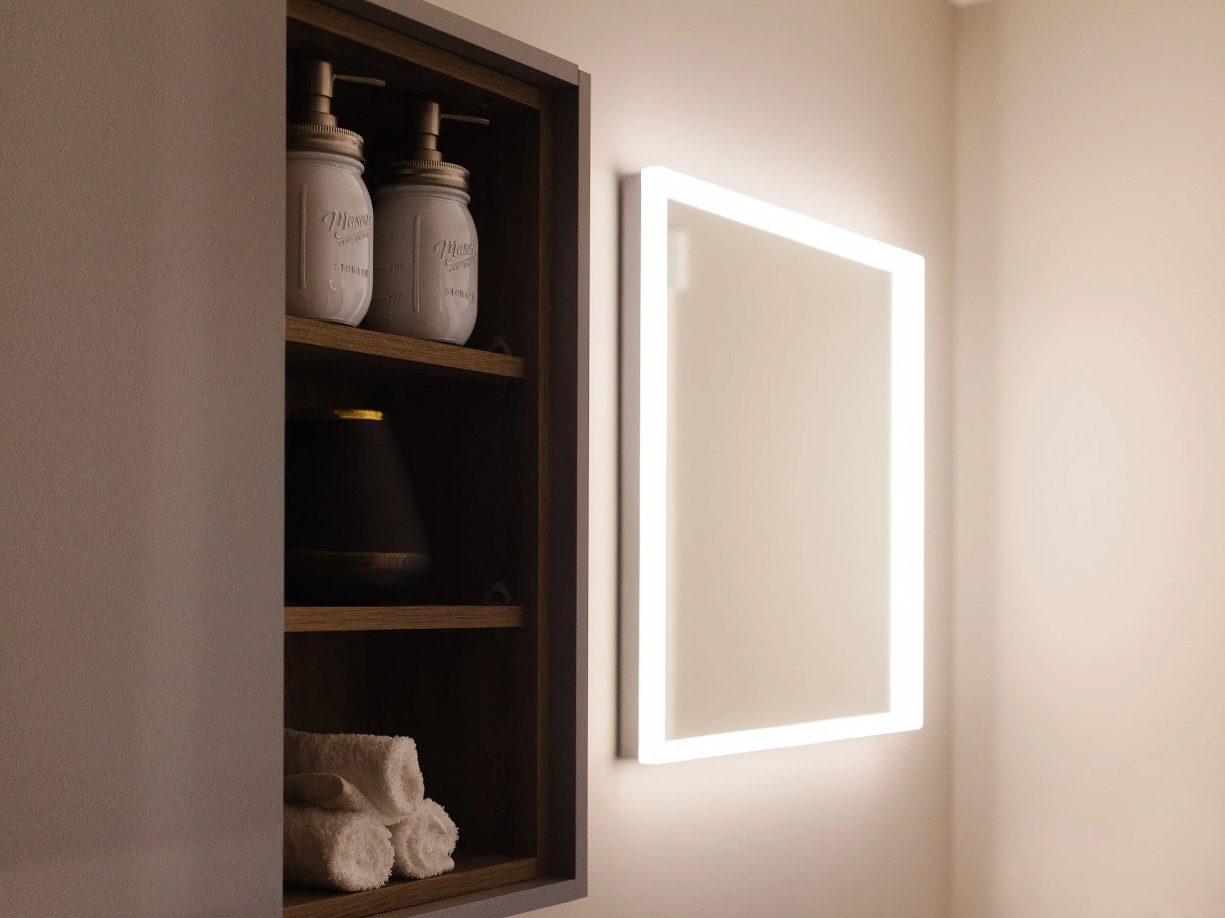 DaukCommonsledbathroommirror.jpg