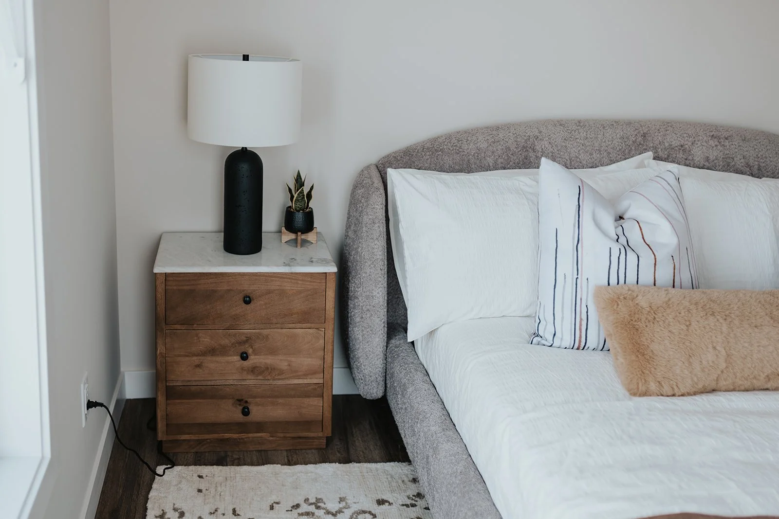 Calgary-Rentals-Rohit-Rental-Living-140_websize (1).jpg
