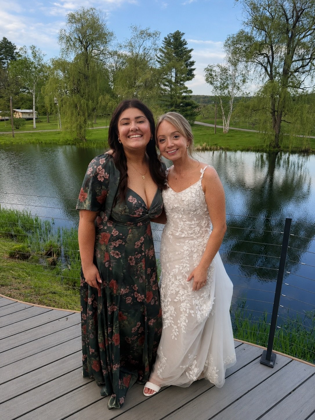 Wedding season is here&hellip; and the most important accessory? Your glow ✨🤍

From the bride to the bridal party, nothing completes the look like a fresh spray tan before the big day 💍✨

Because wedding photos last forever&hellip; and your glow sh