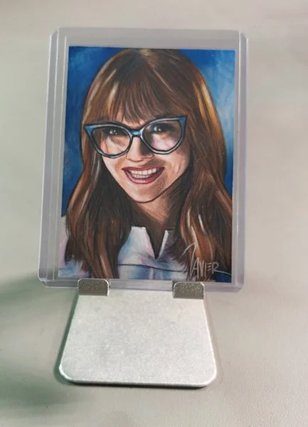 Wednesday MARILYN THORNHILL Christina RICCI STAND.jpg