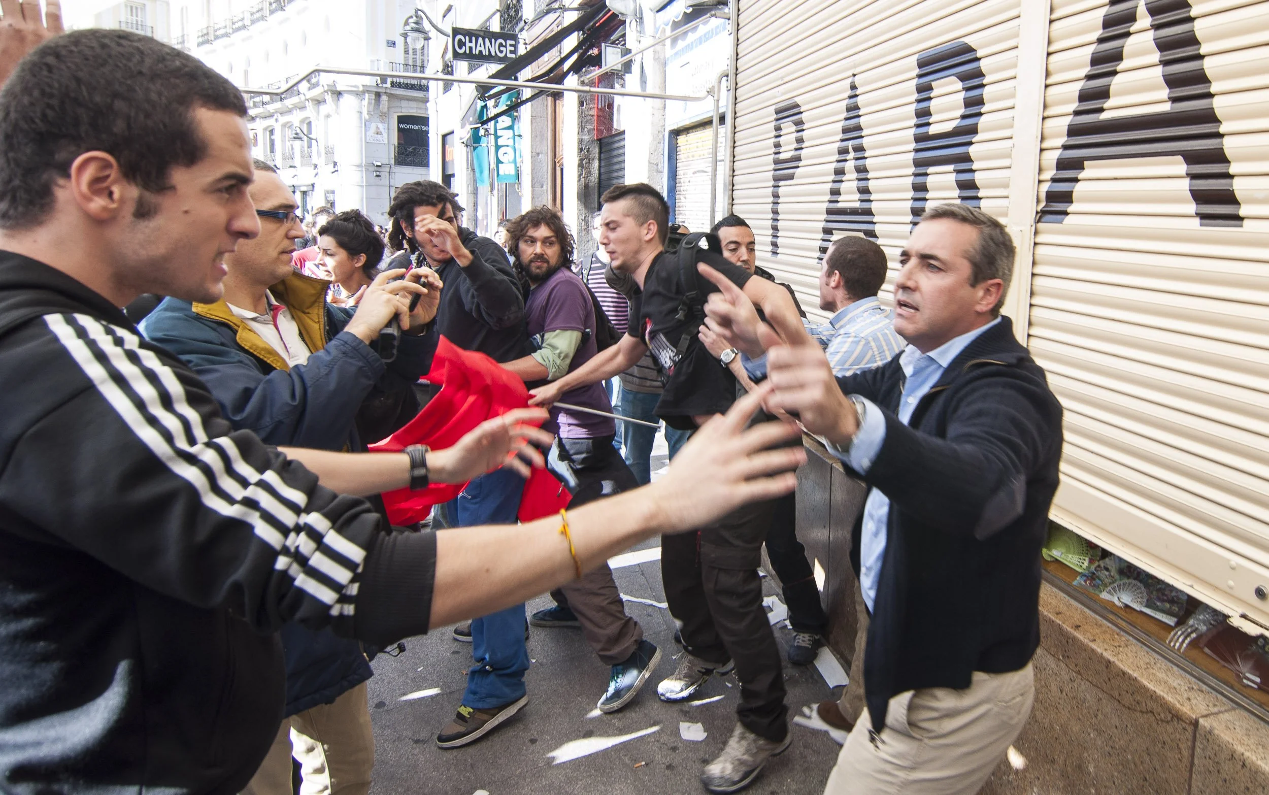 Piquetes y comerciantes en una huelga general