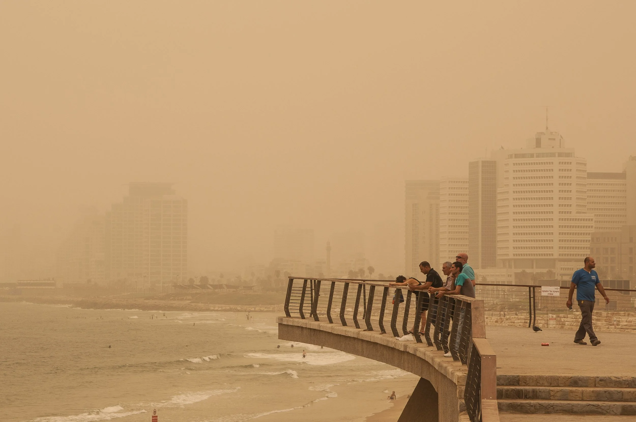 Tel Aviv, bajo una tormenta de arena