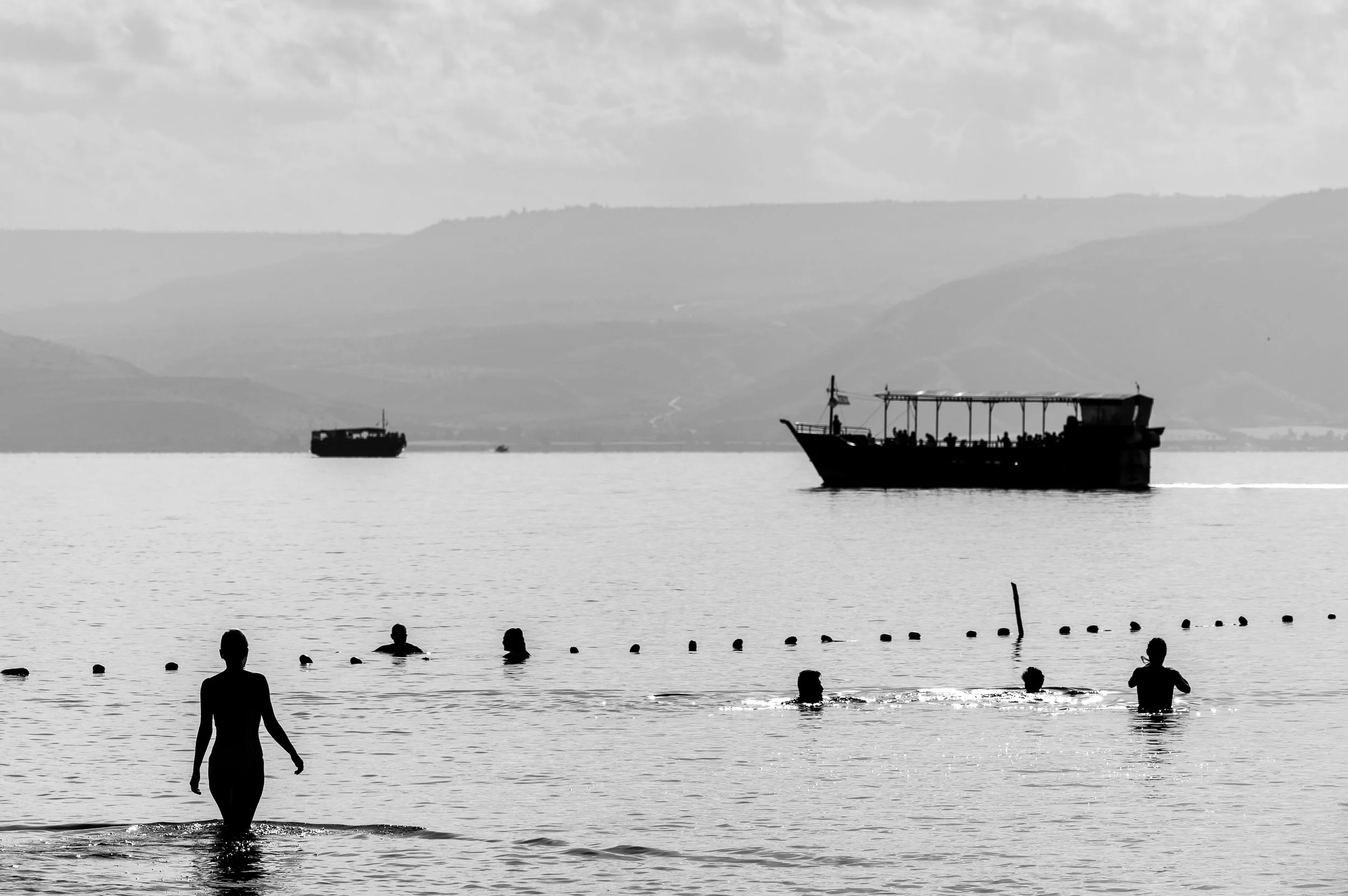 Bañándose en el Mar de Galilea