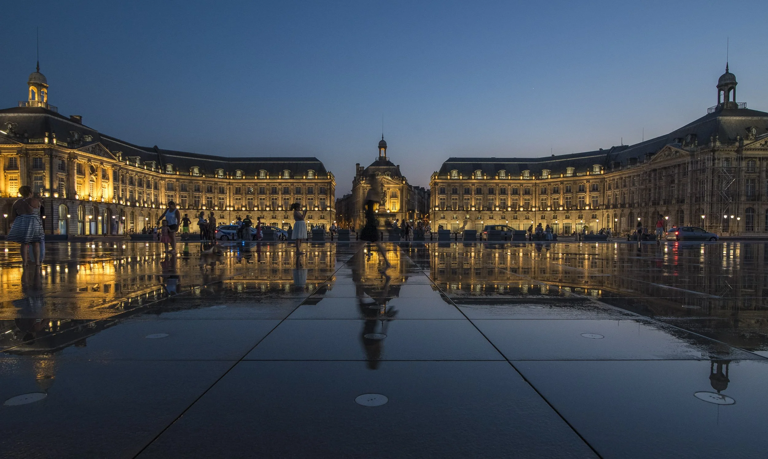 El Miroir d'eau y la Plaza de la Bolsa de Burdeos.